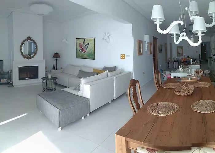 Loutraki Μοναδικής Θέσης Διαμέρισμα Στη Θάλασσα